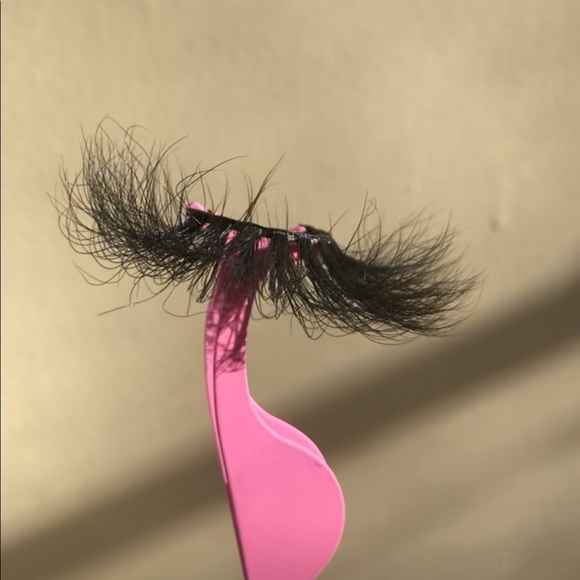 Fluffy Mink lashes - Picture 2 of 16